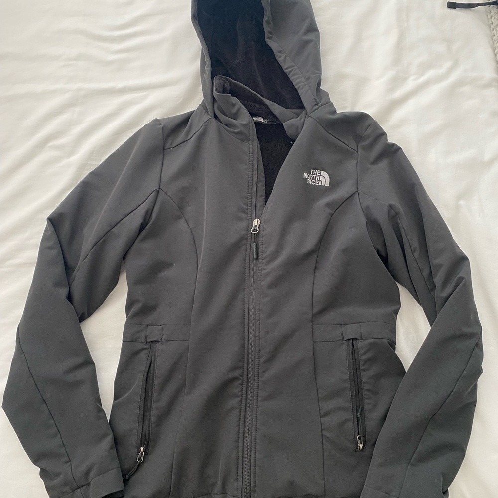 Womens North Face Windwall jacket
